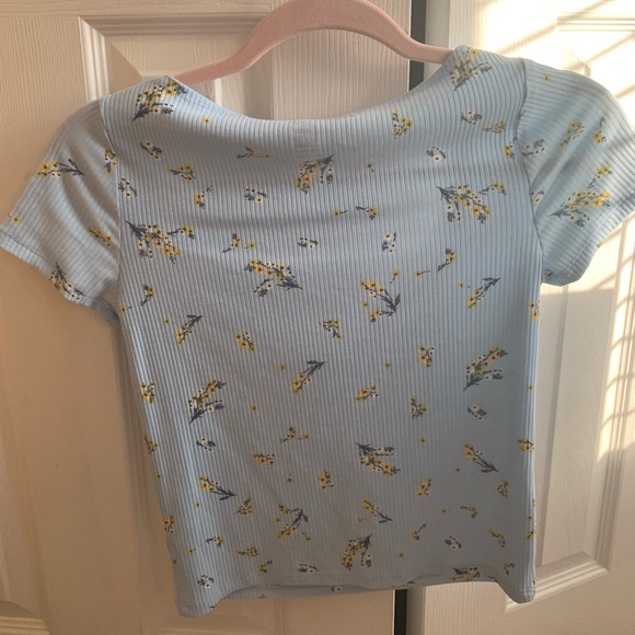 A Blue v neck top! - Picture 3 of 3